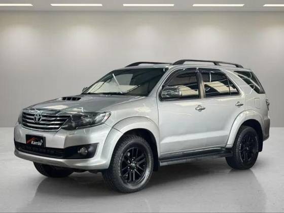 TOYOTA HILUX 2.7 SR 4X2 CD 16V FLEX 4P AUTOMÁTICO